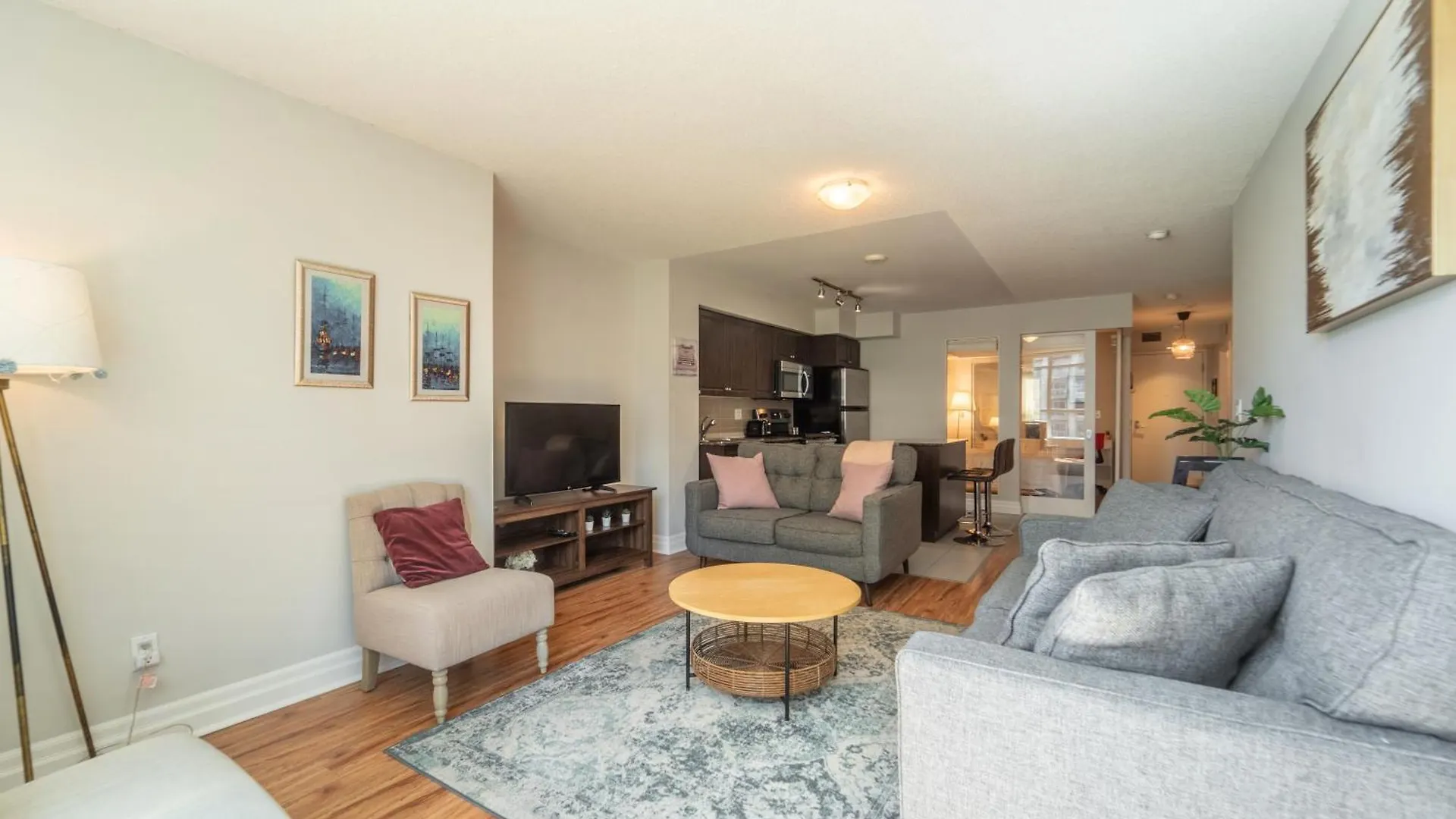 Spacious 2 Bedroom Plus Den, 2 Bath, Sleeps 5 With Balcony And Lakeview Downtown Toronto Condo 0*,  Canada