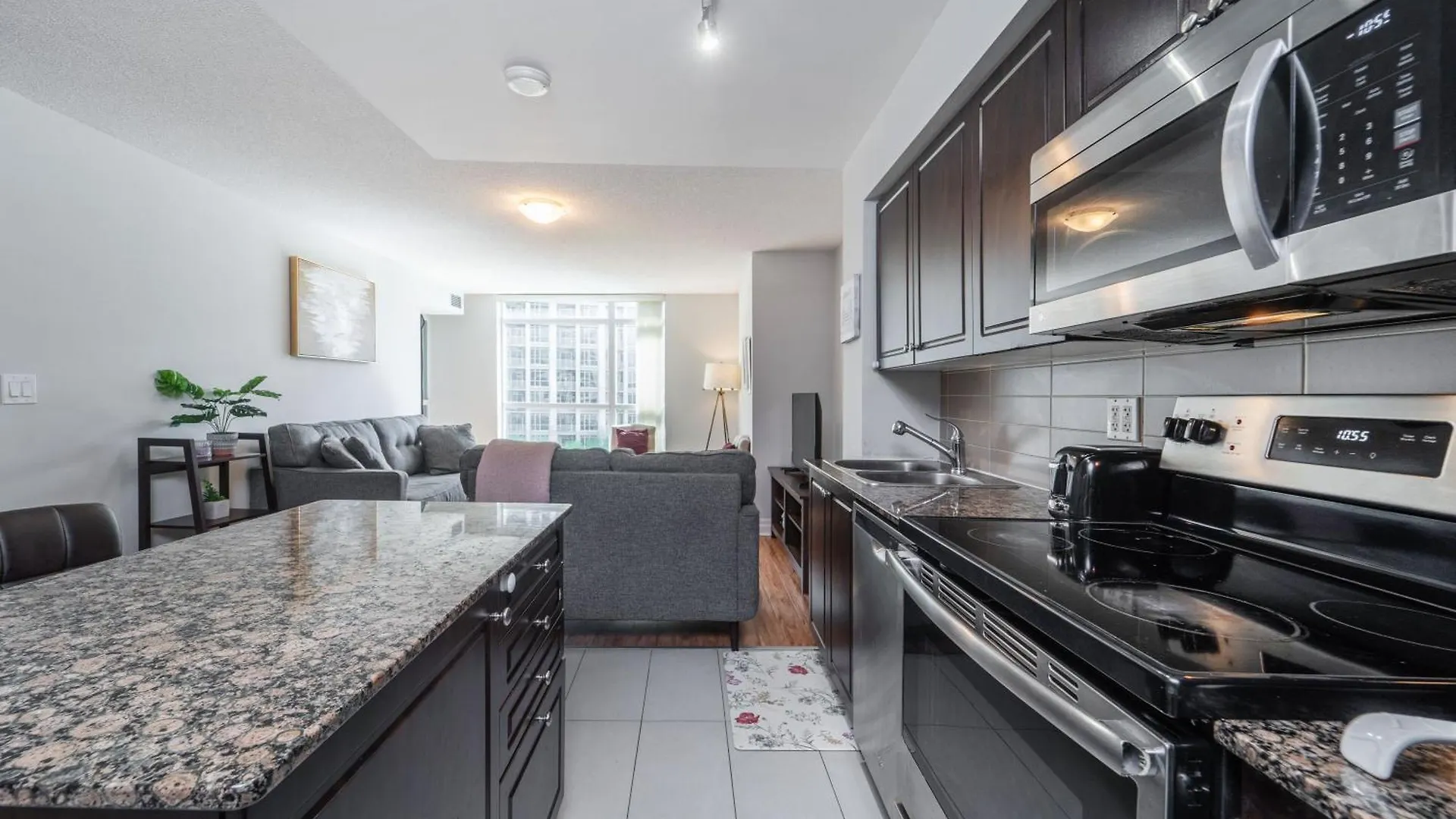 Spacious 2 Bedroom Plus Den, 2 Bath, Sleeps 5 With Balcony And Lakeview Downtown Toronto Condo 0*,  Canada
